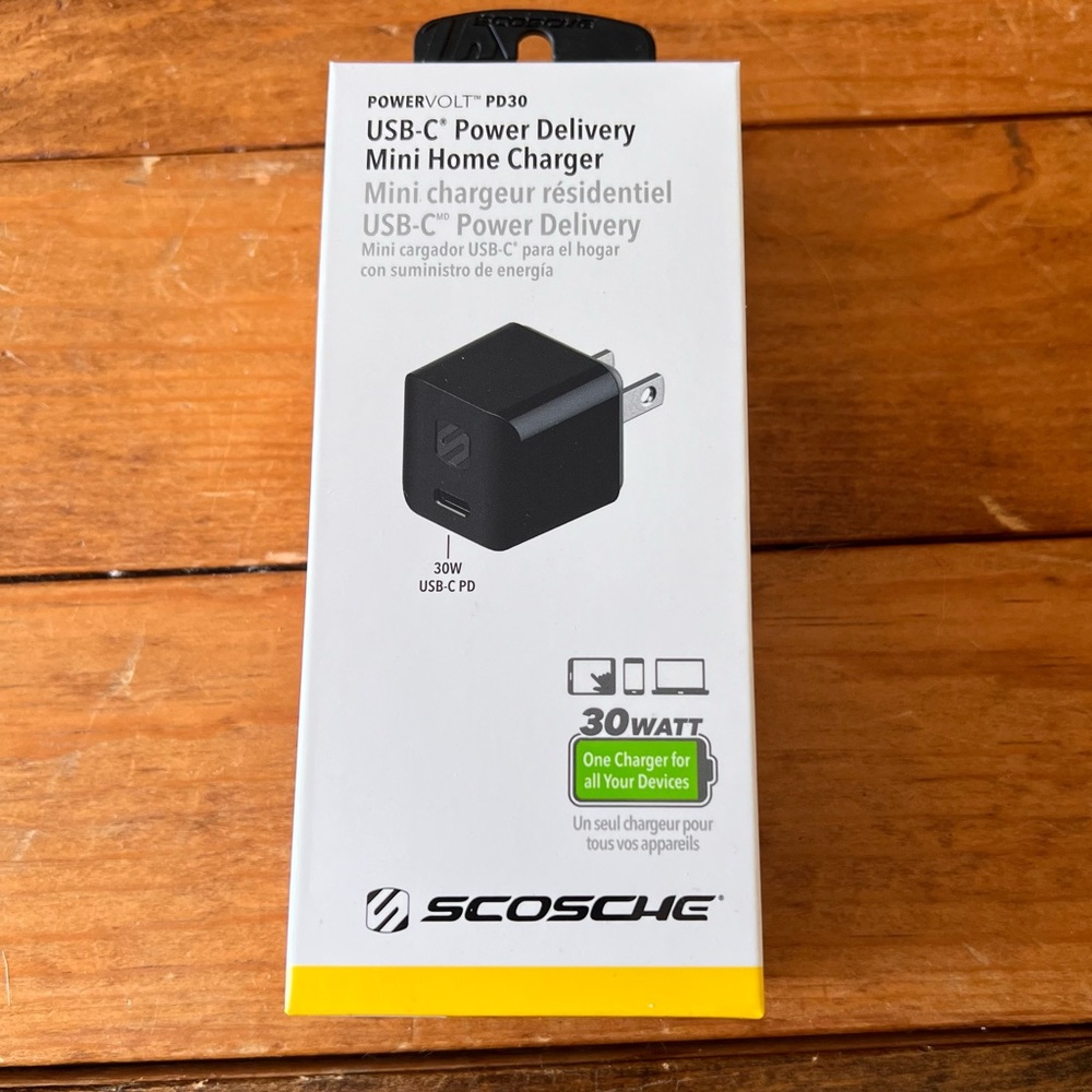 SCOSCHE Powervolt PD30 USB-C Power Delivery Mini Home Charger.